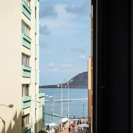 In Palmas De Gran Canaria * Las Palmas de Gran Canaria
